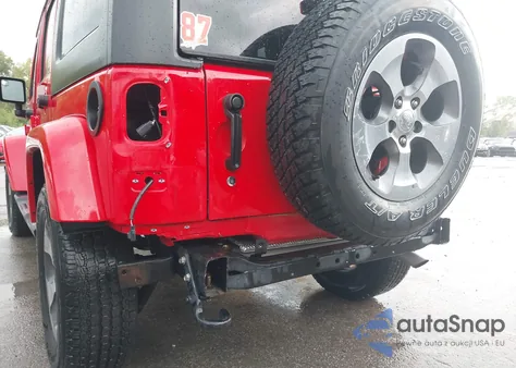 2017 Jeep Wrangler Unlimited Sahara 4X4 from USA, damaged, VIN 1C4BJWEG1HL547934